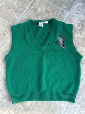 Vintage J.G. Hook Green Shetland Wool V-Neck Sweater Vest